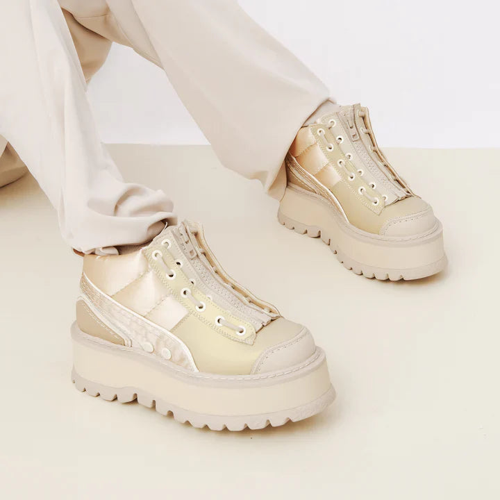 5 Easy Ways to Style Colorful Sneakers